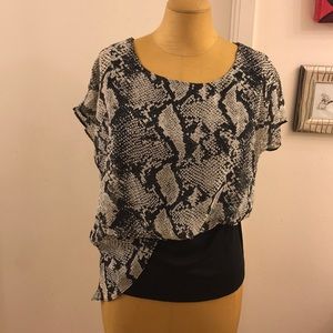 💥Ark&Co💥 Rockstar Snakeskin Asymmetrical blouse